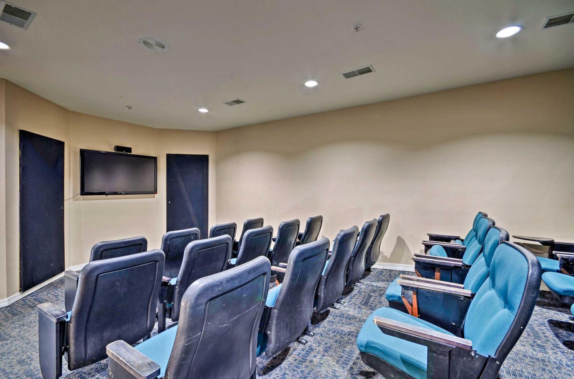 Ground-Floor Branson Condo With Community Perks Extérieur photo